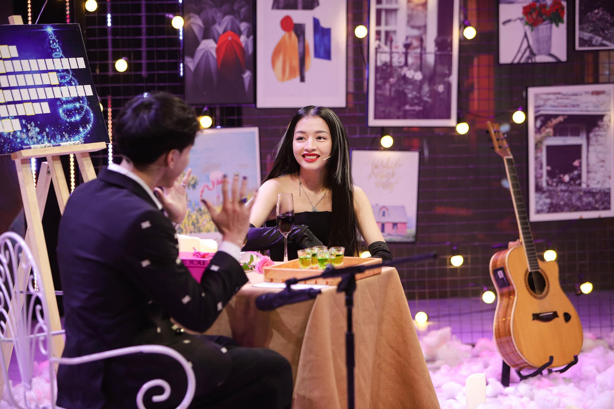 Peter khiến Bnat cười tươi.... Ảnh: Perfect Universe.