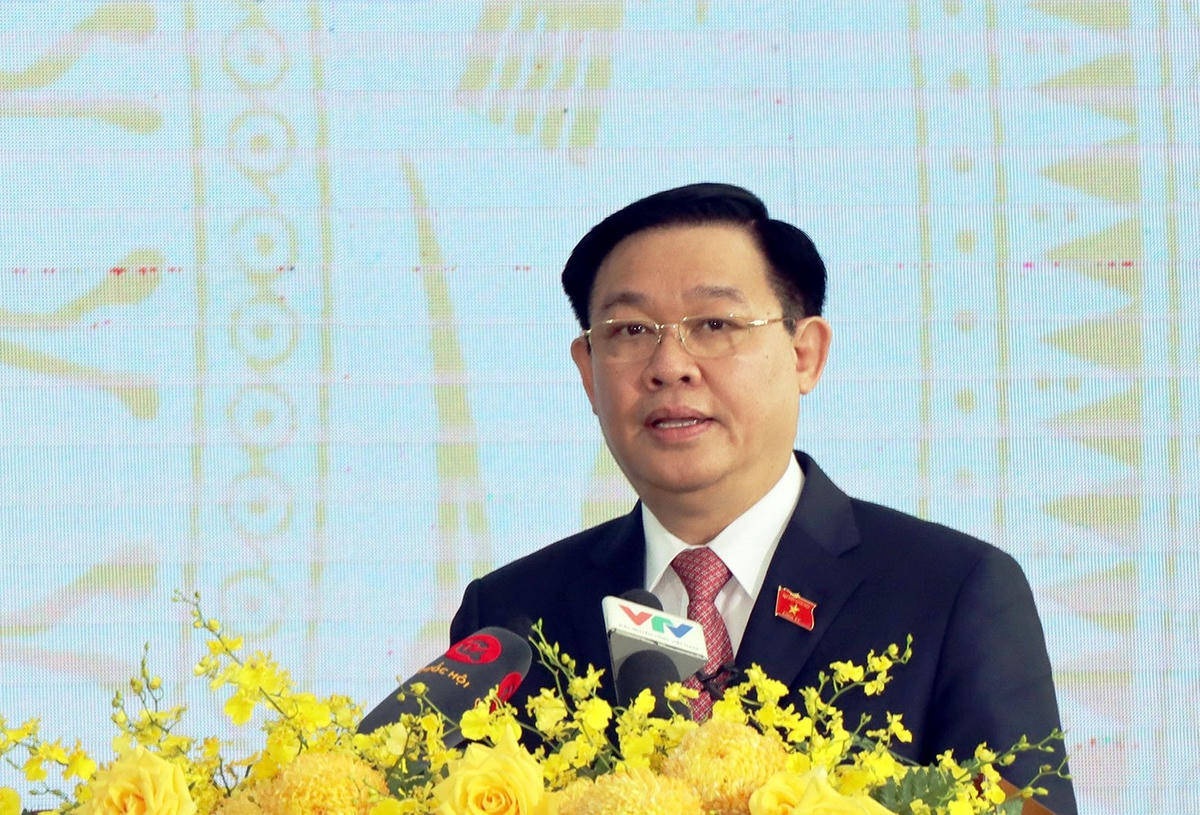 Chủ tịch Quốc hội Vương Đình Huệ phát biểu chúc mừng tại buổi lễ.