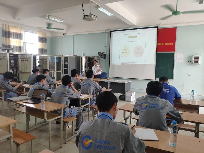 Lựa chọn học nghề, nhiều thí sinh mong muốn ra trường có việc làm ngay, thu nhập cao Ảnh: Trường CĐ nghề Công nghệ cao Hà Nội.