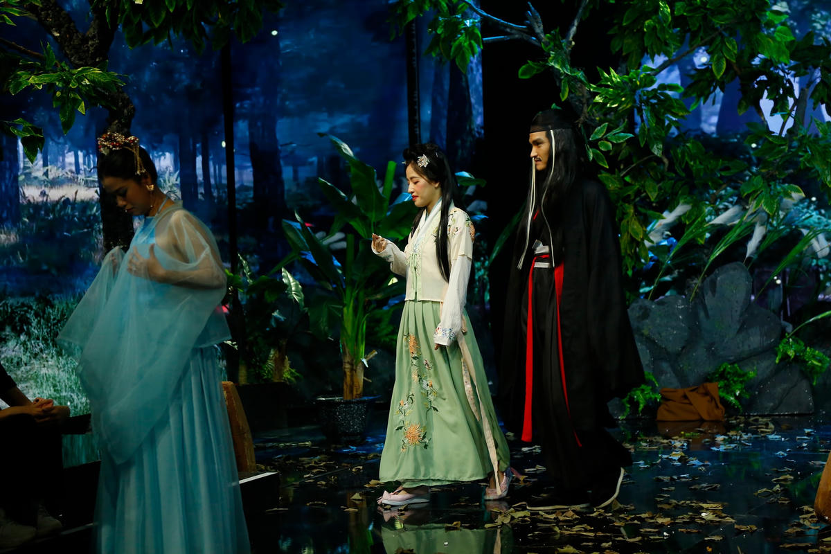 Tiểu phẩm "Mẹ tôi là hồ ly". 