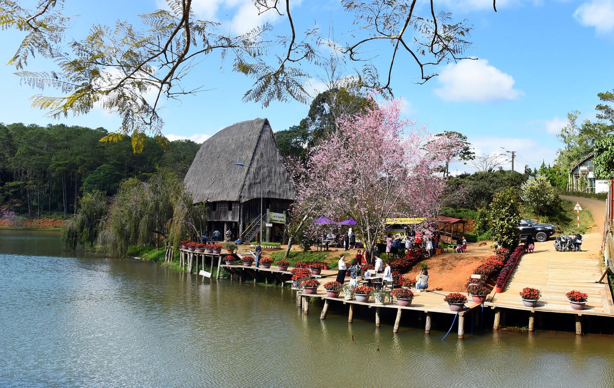 Hồ Đăk Ke trong Khu Du lịch sinh thái Măng Đen (tỉnh Kon Tum). Ảnh: Thế Binh.