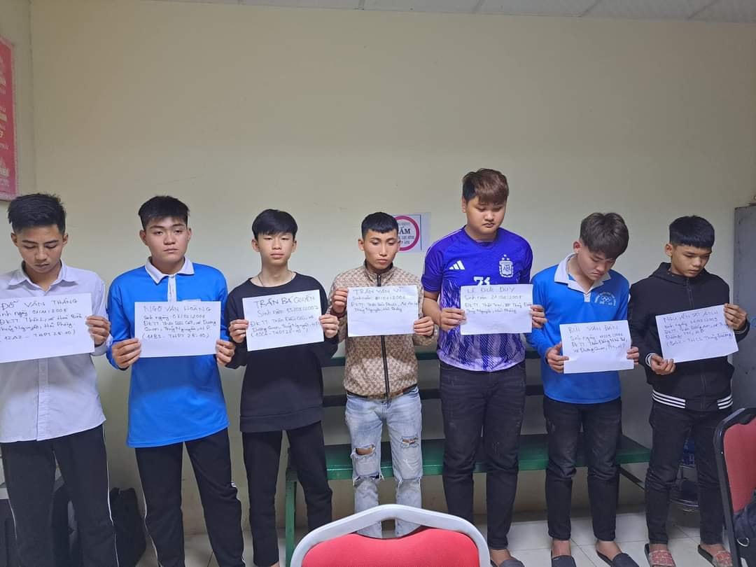 Nhóm đối tượng tại cơ quan Công an.