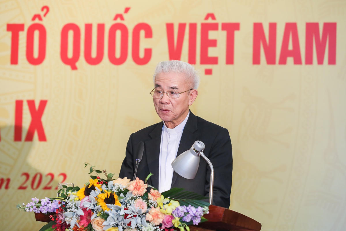 Linh mục Trần Xuân Mạnh phát biểu tại Hội nghị.