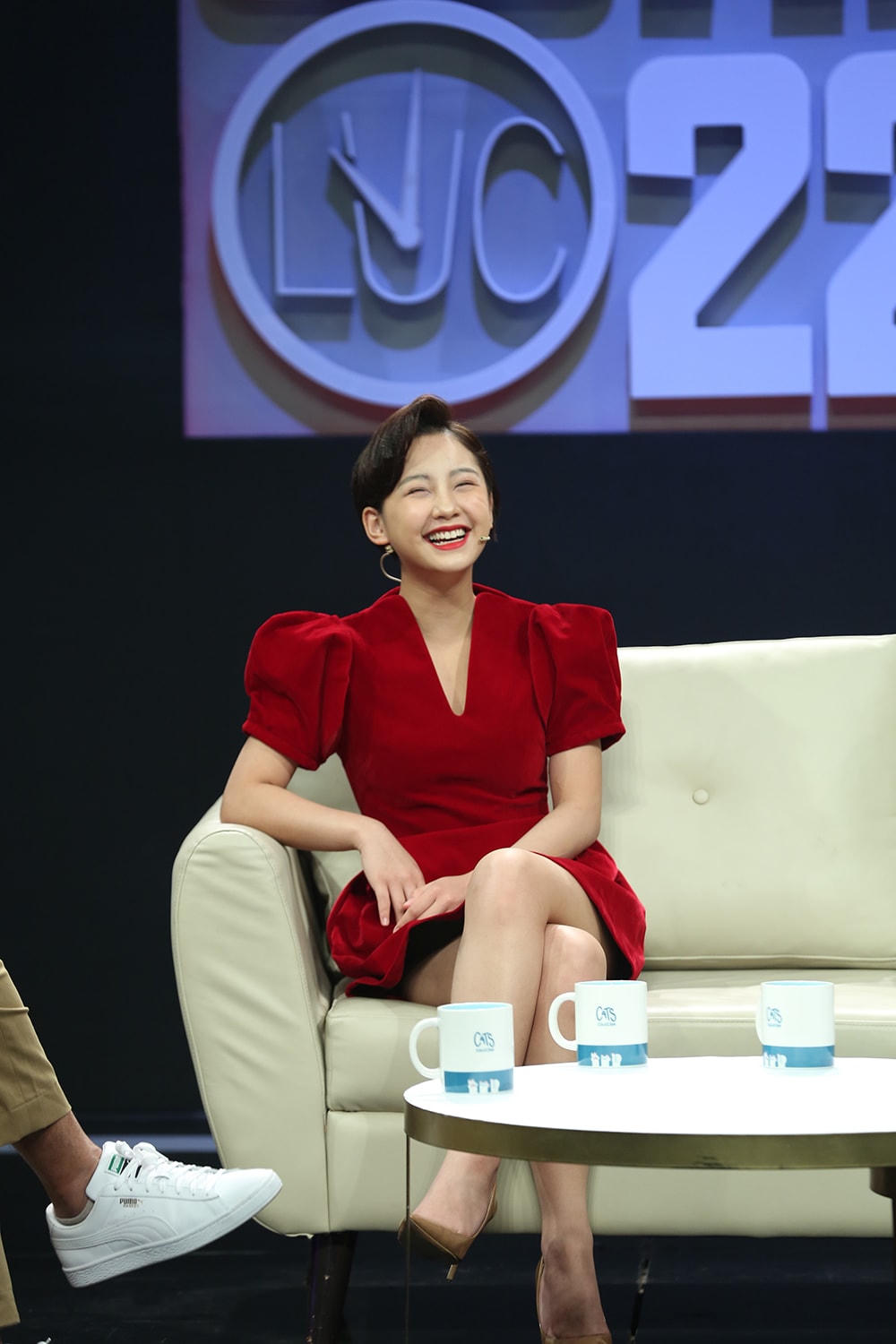 Thu Hà Ceri: 'Con gái hiện đại có thể mượn rượu để tỏ tình'