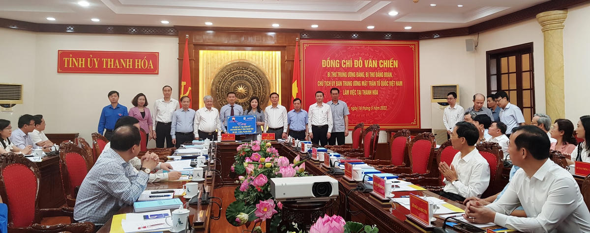 Tập đoàn Masterise đã trao 50 ngôi nhà Đại đoàn kết cho người nghèo tỉnh Thanh Hóa trị giá 2,5 tỷ đồng.