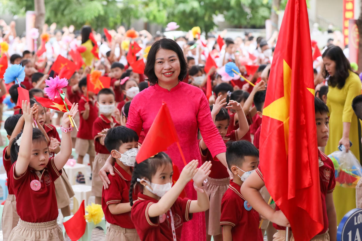 Đón các em vào lớp 1 năm học 2022-2023 Trường Tiểu học Đại Kim (Hoàng Mai, Hà Nội). Ảnh: Quang Vinh.