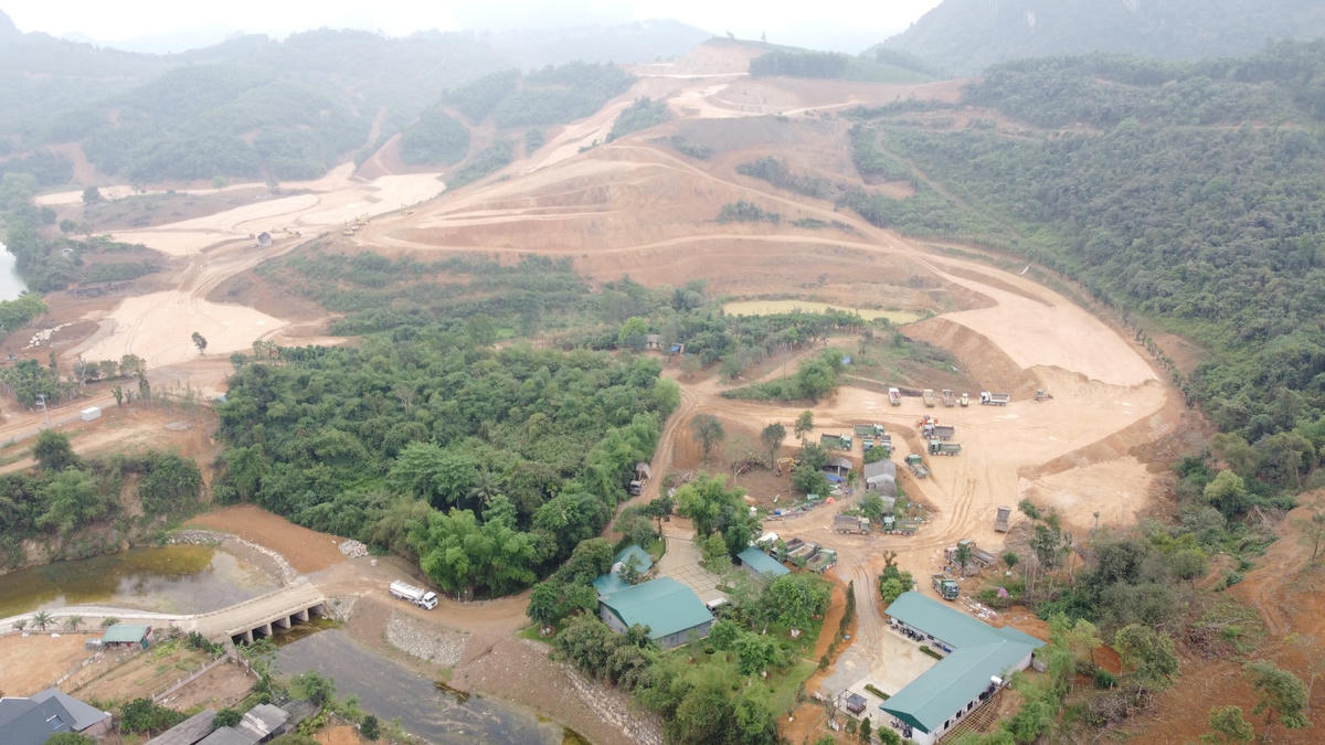 Chưa được cấp phép nhưng chủ đầu tư dự án Đông Trường Sơn đã bị xử phạt vi phạm 'trật tự xây dựng'