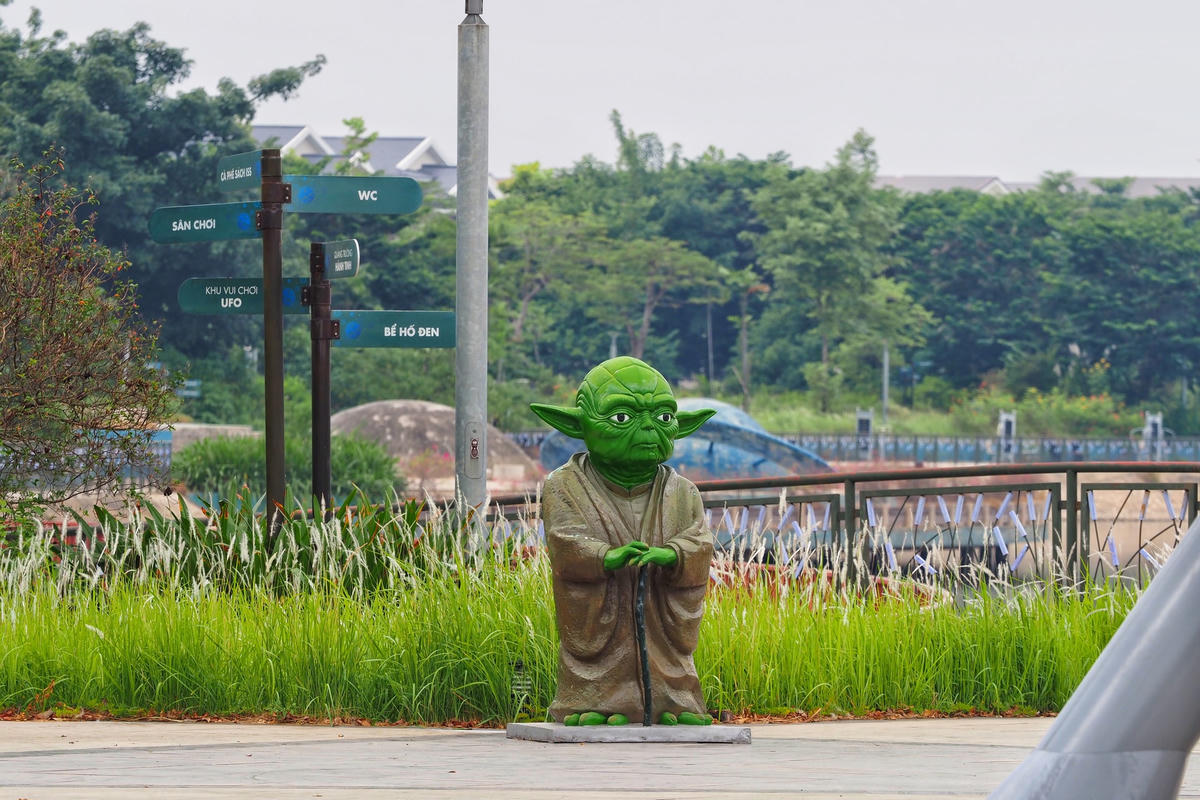 Hà Nội: Cận cảnh công viên được chi hàng trăm tỷ dù đã hoàn thiện nhưng vẫn để 'hoang hoá'