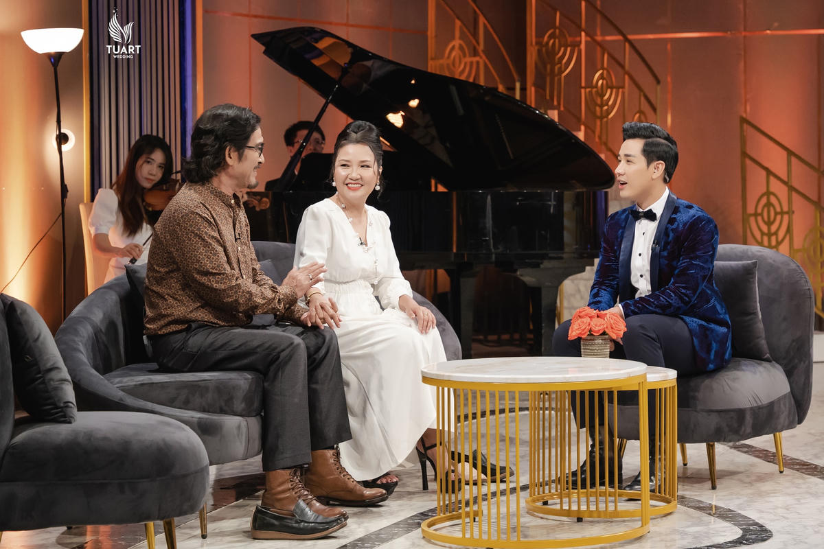 Những kỷ niệm tình yêu của Ngân Quỳnh và Văn Chung được bật mí trong "Khách sạn 5 sao".