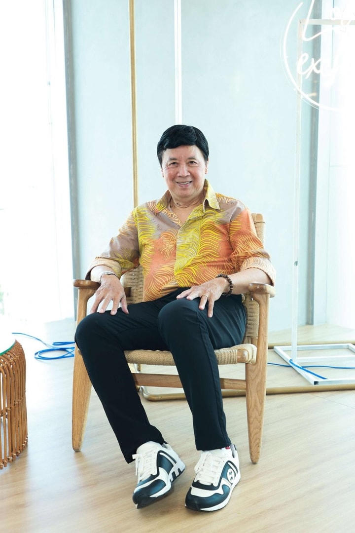 Sau 2 năm ở lại Mỹ vì ảnh hưởng dịch Covid-19, NSƯT Quốc Bảo sẽ trở lại sân khấu cải lương với liveshow dành cho riêng mình. 