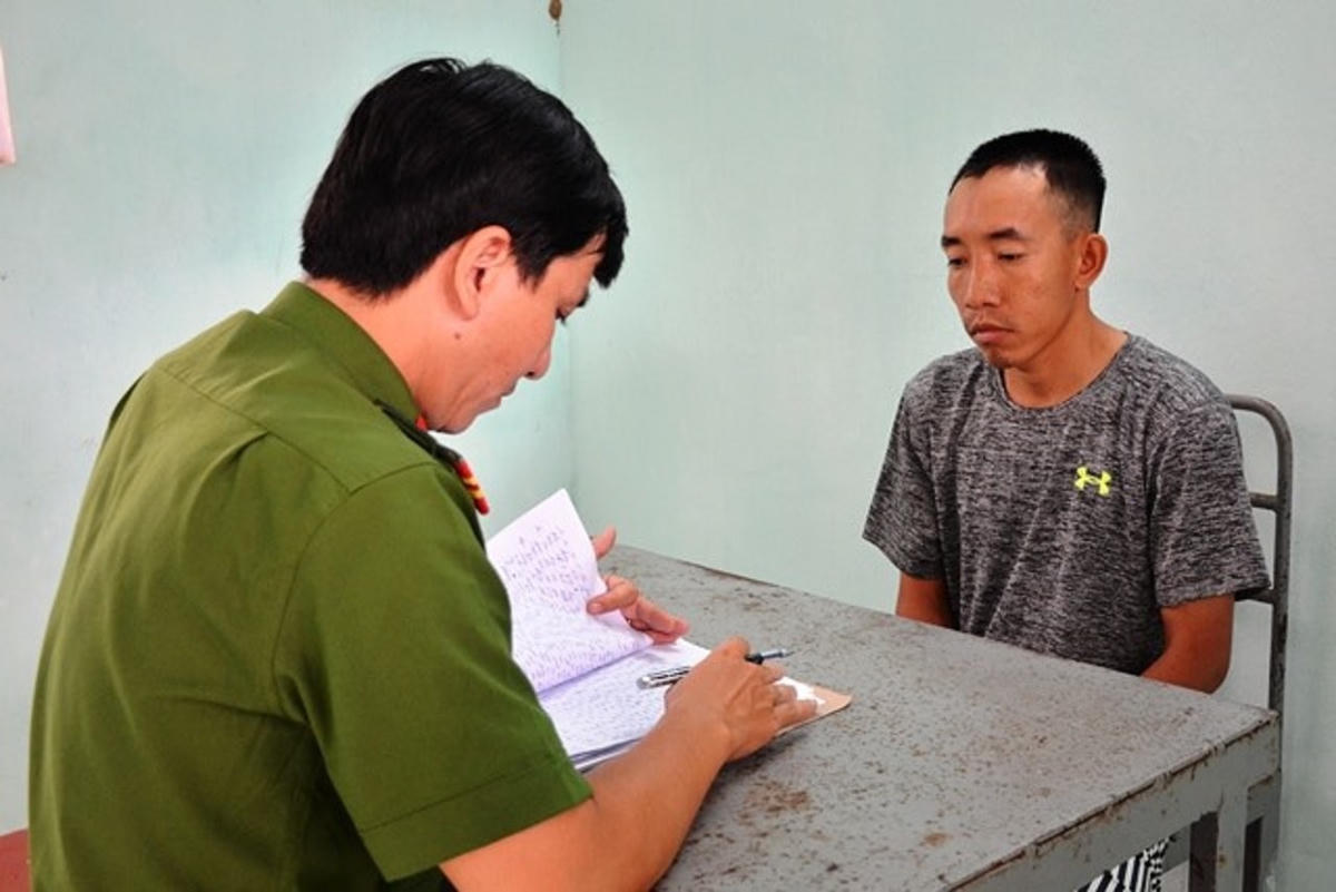 Đối tượng Võ Tấn Tài tại cơ quan điều tra. 