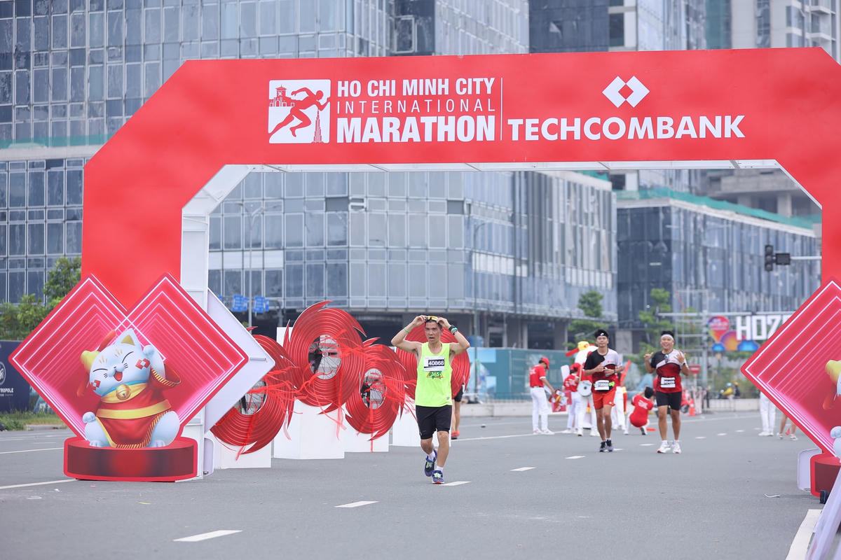 VĐV người Philipiines lập kỷ lục mới tại Giải Marathon Quốc tế TP HCM Techcombank
