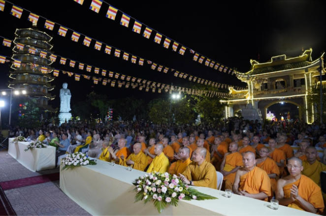 Quảng Bình: Rước xe hoa kính mừng Phật đản xung quanh TP Đồng Hới