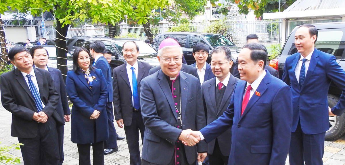 Phó Chủ tịch Thường trực Quốc hội Trần Thanh Mẫn thăm Tòa Giám mục Đà Nẵng. Ảnh: Thanh Tùng.