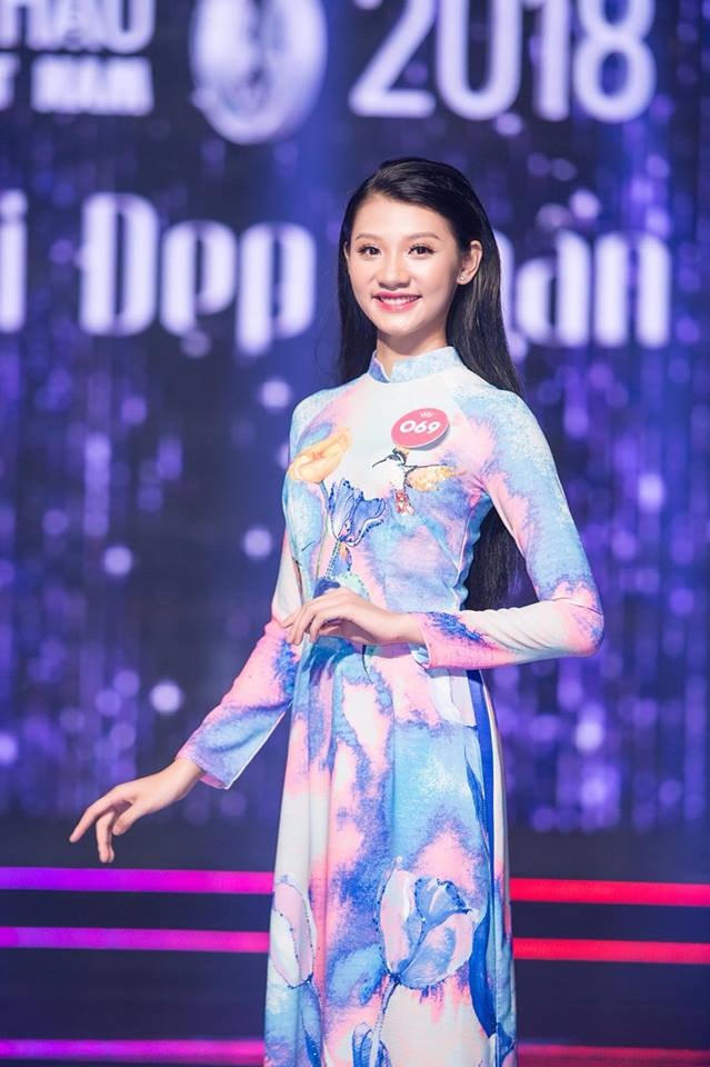 "Người đẹp tài năng" năm 2018 Mỹ Duyên tập trung cho việc học và công tác thiện nguyện. 