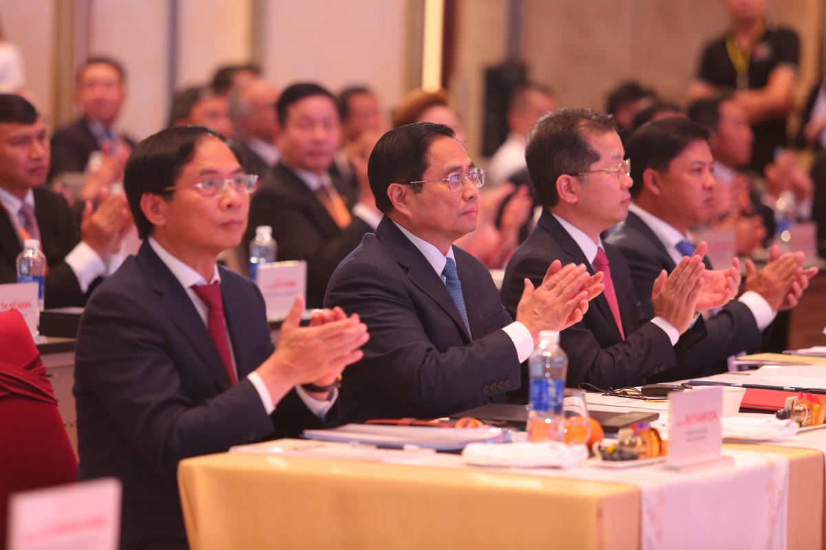 Thủ tướng Chính phủ Phạm Minh Chính và Bộ trưởng Bộ Ngoại Giao Bùi Thanh Sơn tham dự Diễn đàn.
