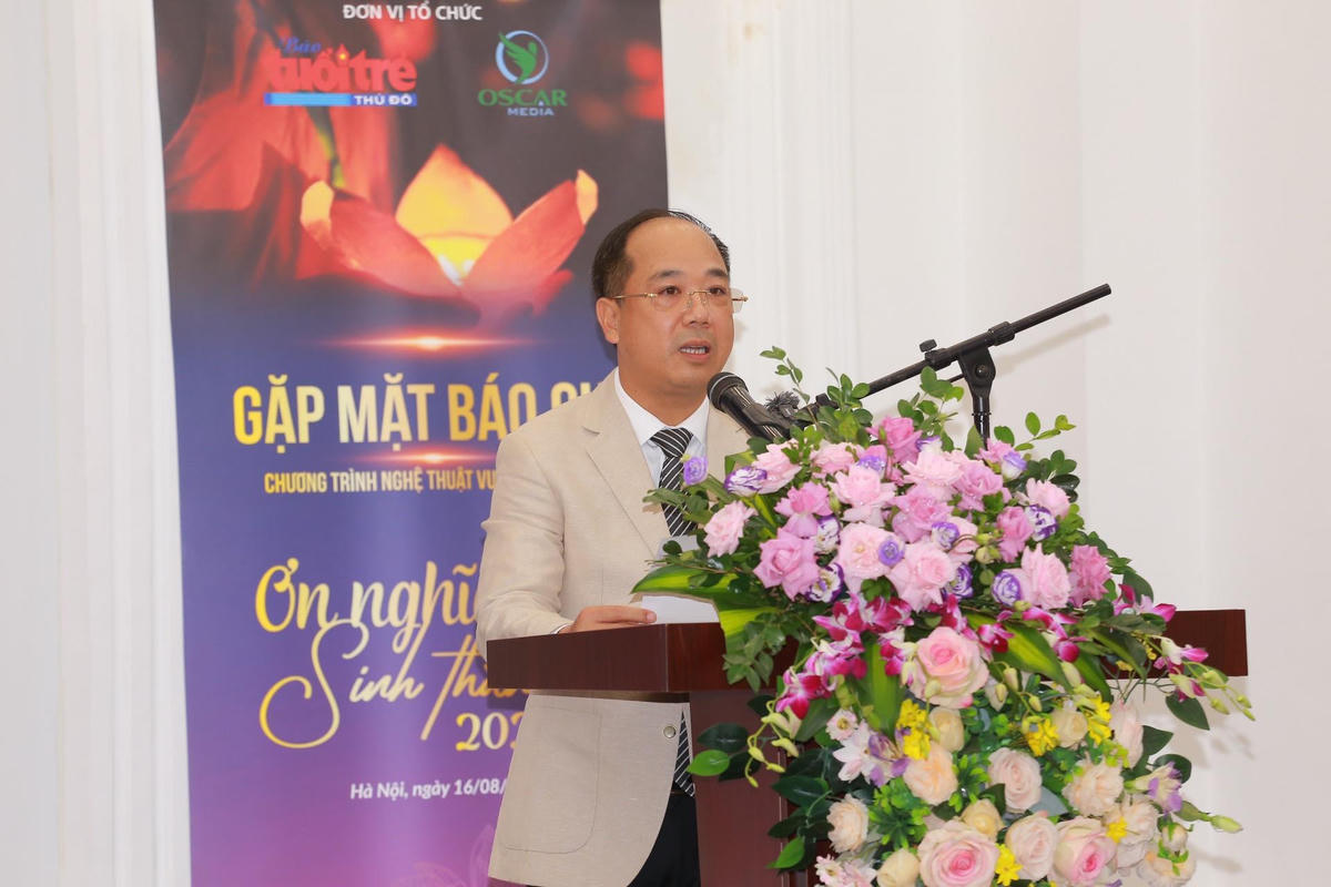 Tổng Biên tập báo Tuổi trẻ Thủ đô, Trưởng Ban Tổ chức chương trình Nguyễn Mạnh Hưng phát biểu tại chương trình.