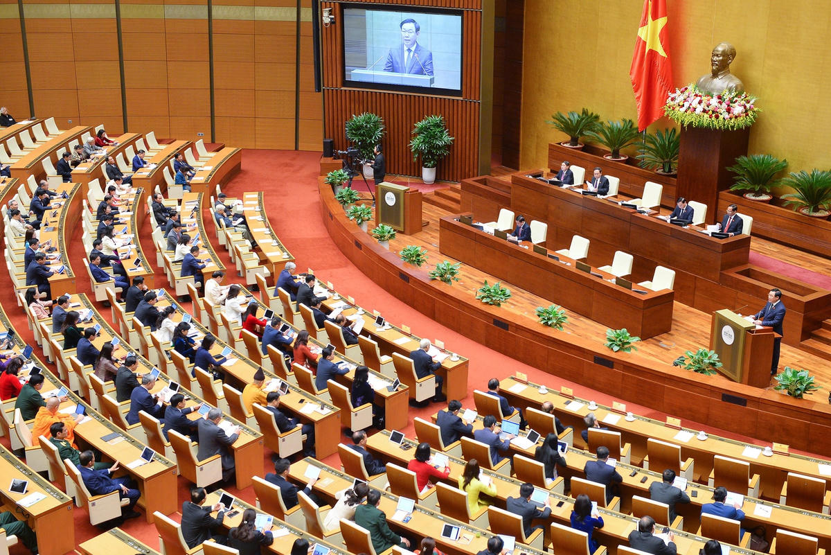 Quang cảnh phiên họp. Ảnh: Quang Vinh.