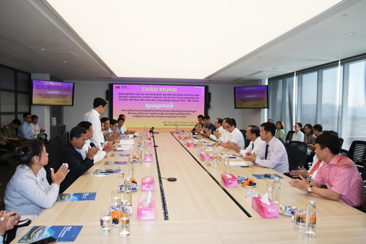 Đoàn đại biểu Hội đồng Quốc gia Mặt trận Đoàn kết Phát triển Tổ quốc Campuchia chào xã giao lãnh đạo tỉnh Bắc Giang