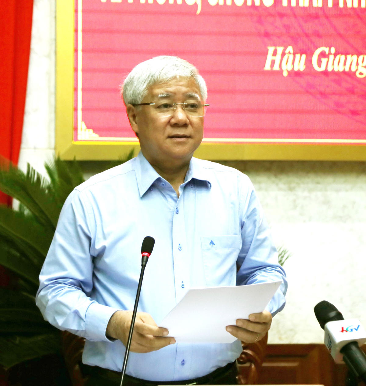 Bí thư Trung ương Đảng, Chủ tịch UBTƯ MTTQ Việt Nam Đỗ Văn Chiến phát biểu tại buổi làm việc.  