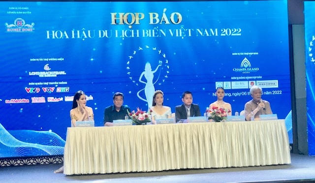 Ban tổ chức cuộc thi.