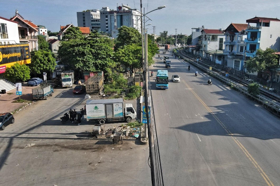 Trước thực tế đó, Ban Quản lý đầu tư xây dựng công trình giao thông Hà Nội đề nghị UBND TP Hà Nội tiếp tục chỉ đạo UBND huyện Thanh Trì khẩn trương phê duyệt, bổ sung, điều chỉnh 140 phương án giải phóng mặt bằng còn lại để thực hiện dứt điểm công tác giải phóng mặt bằng.