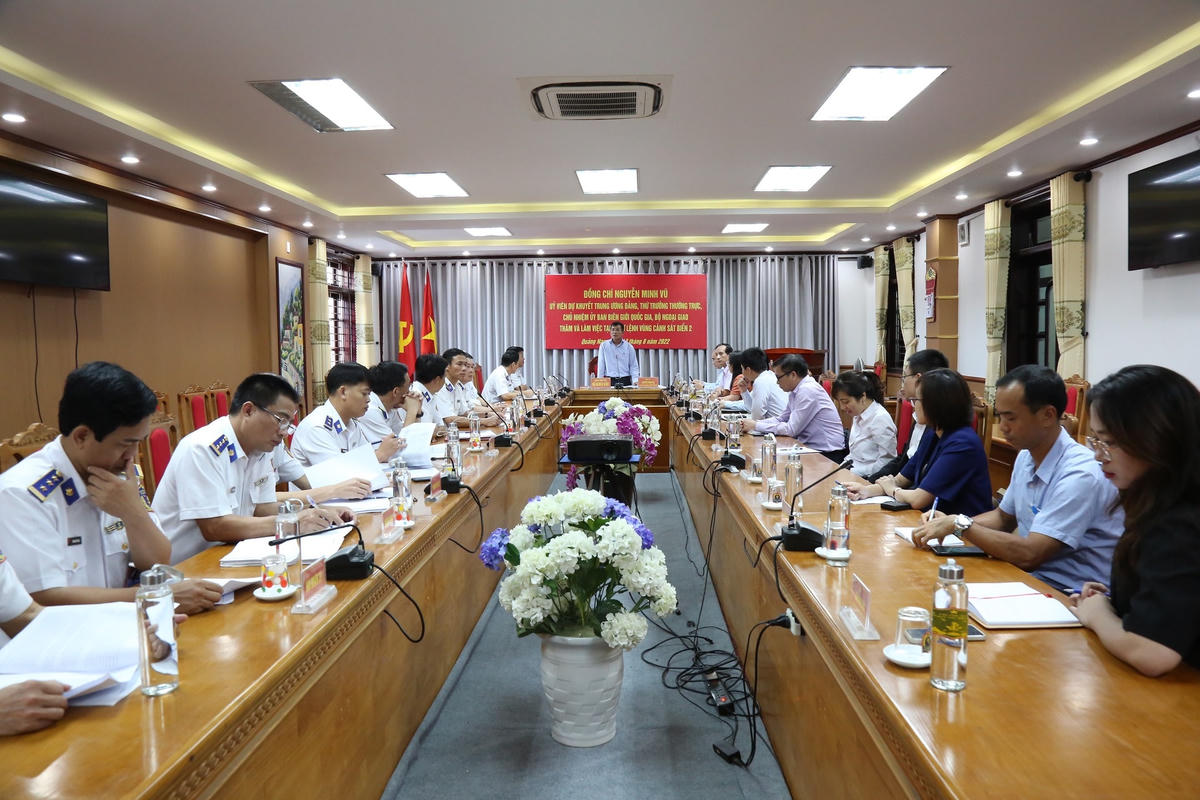 Quang cảnh buổi làm việc.
