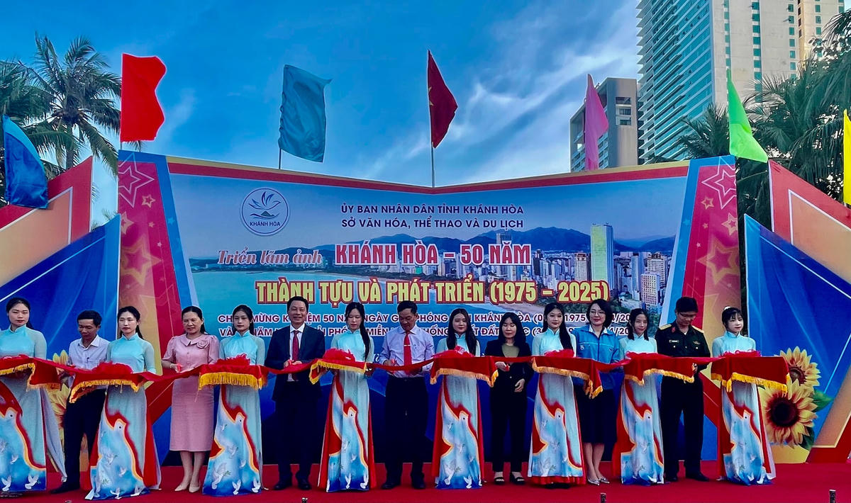 Khánh Hòa Cắt băng Triển lãm “Khánh Hòa - 50 năm thành tựu và phát triển” kỷ niệm 50 năm Ngày giải phóng tỉnh Khánh Hòa (0241975 - 0242025) (ảnh Thùy Trang)