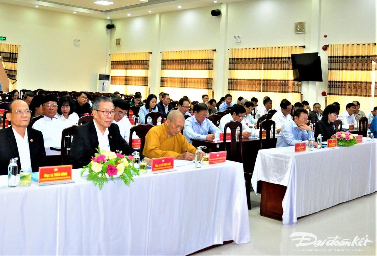 hoi-nghi-2.jpg