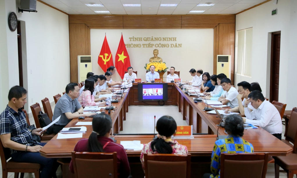 Lãnh đạo tỉnh Quảng Ninh cùng đại diện MTTQ tiếp công dân thường kỳ tháng 4/2023. Ảnh: Minh Hà.