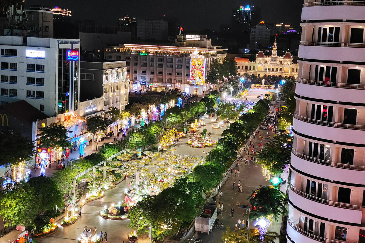 Phố đi bộ Nguyễn Huệ (TPHCM). Ảnh: Trân Lê.