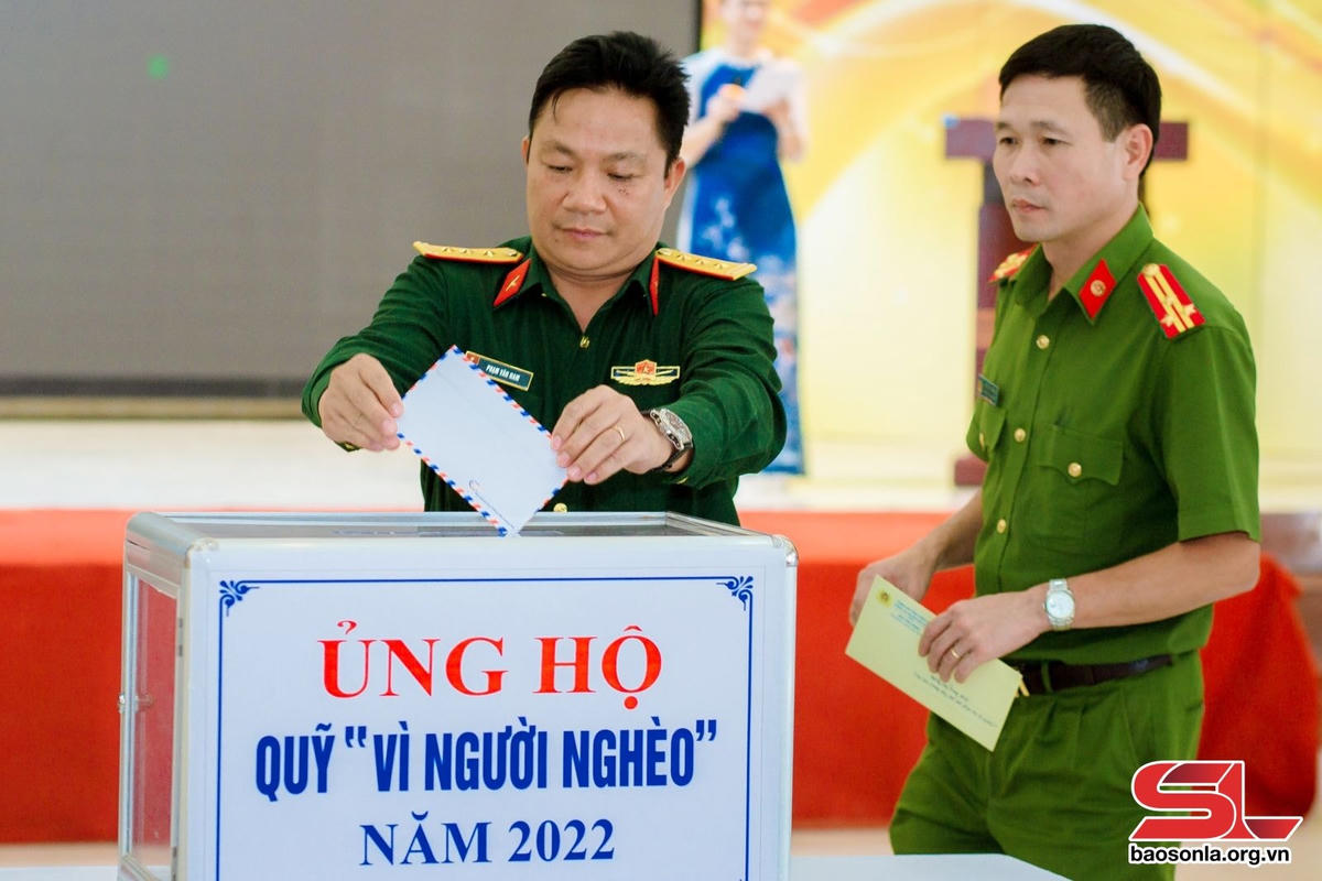 Huyện Mai Sơn (Sơn La) phát động ủng hộ quỹ "Vì người nghèo" năm 2022. Nguồn: Báo Sơn La.