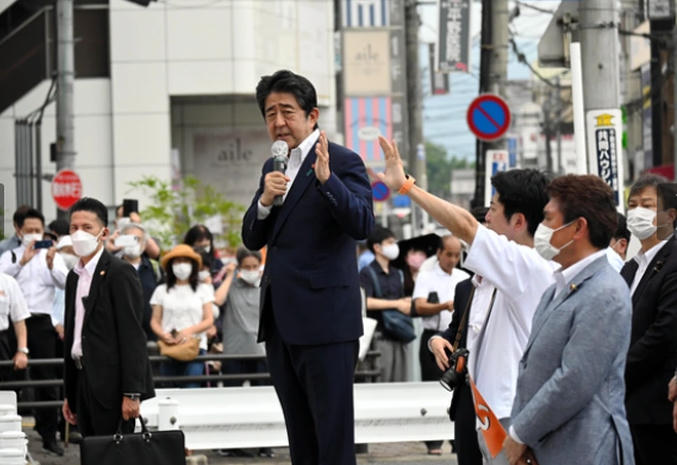 Hỗn loạn hiện trường nơi cựu Thủ tướng Nhật Bản Abe Shinzo bị tấn công