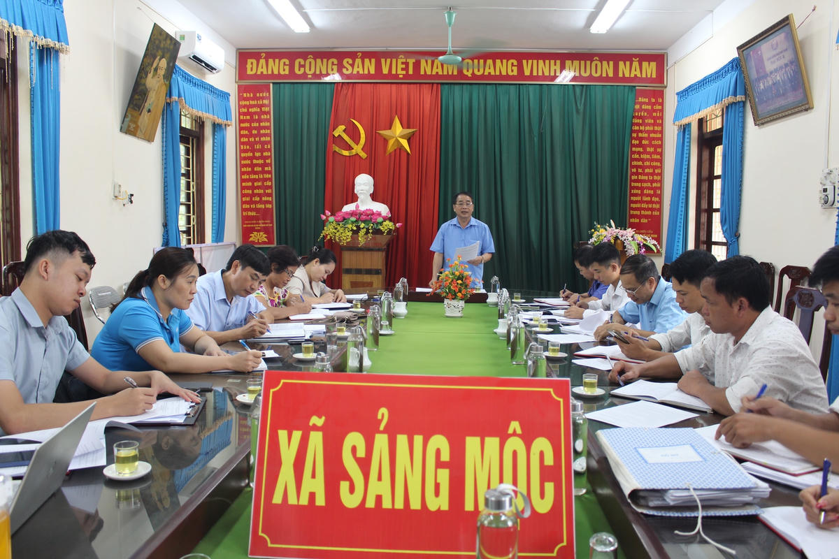 Ủy ban MTTQ huyện Võ Nhai giám sát Chương trình MTQG 1719 tại xã Sảng Mộc. Ảnh: Dương Thủy.