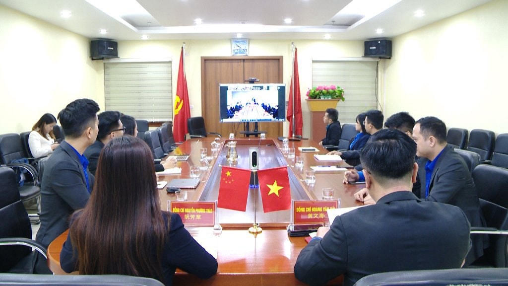 Quang cảnh hội nghị trực tuyến. Ảnh: QMG