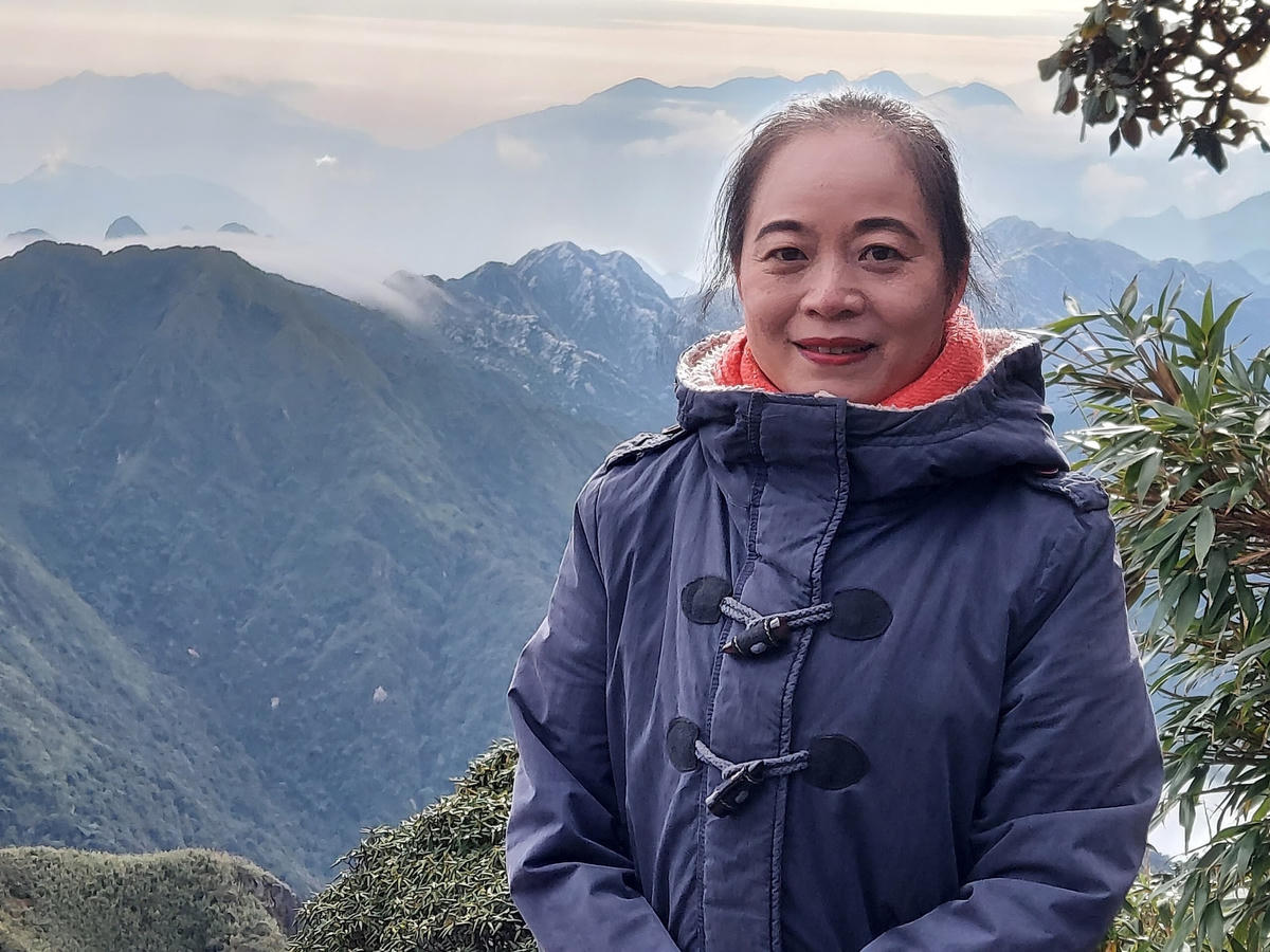 Nhà thơ Bùi Tuyết Mai.  