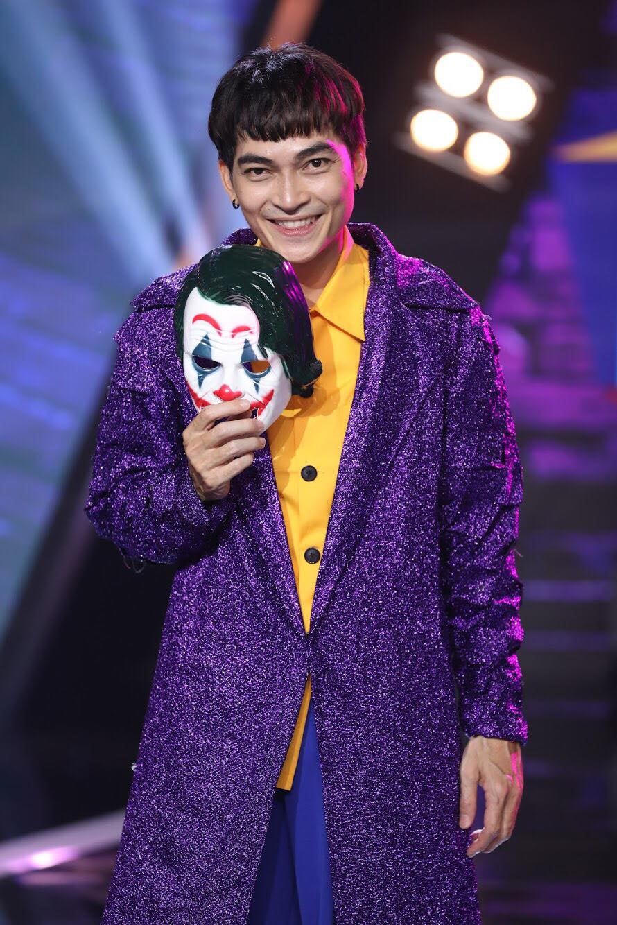 Khương Ngọc cho biết đạo diễn Võ Tấn Bình kiên quyết chọn mình đóng "Hoa dã quỳ". 