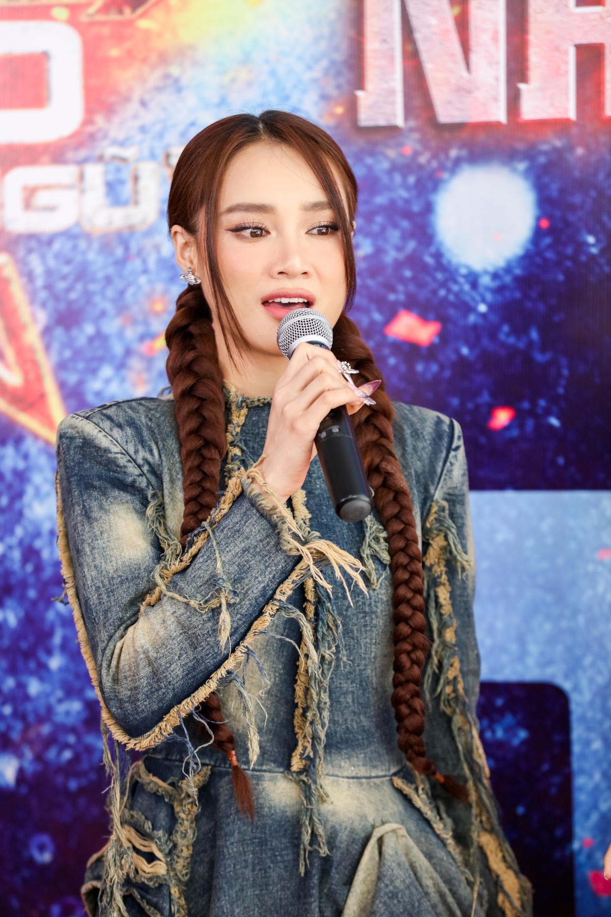 Là một chiến binh của Sao nhập ngũ mùa thứ 13, Nhã Phương nói tranh cãi việc cô khóc trong "Sao nhập ngũ" là hoàn toàn bình thường. 