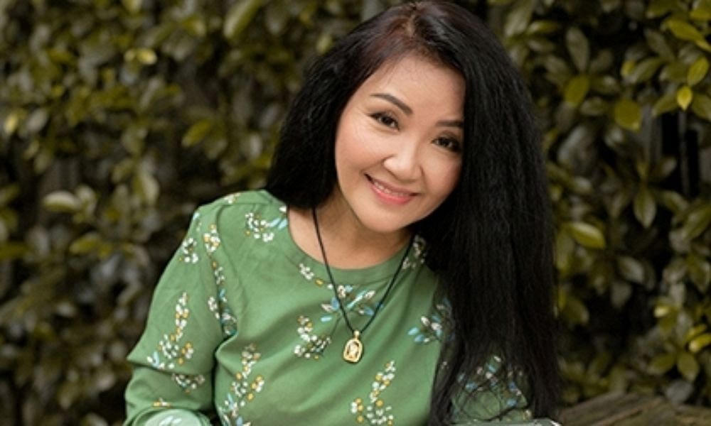 Xuất thân là một nghệ sĩ cải lương, Ngân Quỳnh gặt hái được nhiều thành công khi lấn sân sang điện ảnh, truyền hình. 