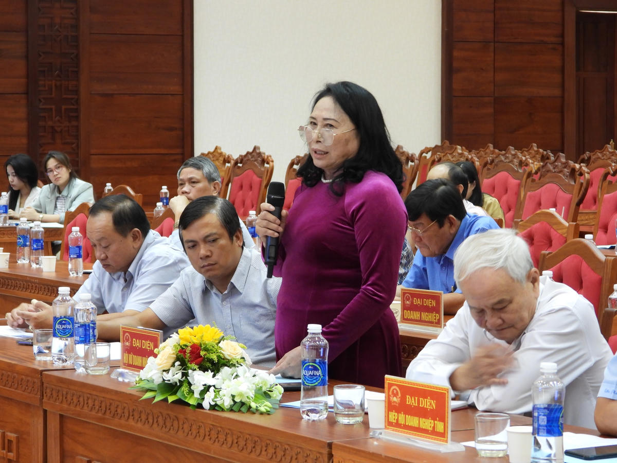 Đại diện Hội nữ doanh nhân phát biểu.