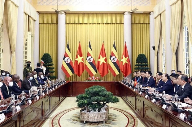 Chủ tịch nước Nguyễn Xuân Phúc hội đàm với Tổng thống Uganda Yoweri Kaguta Museveni. Ảnh: Thống Nhất/TTXVN.