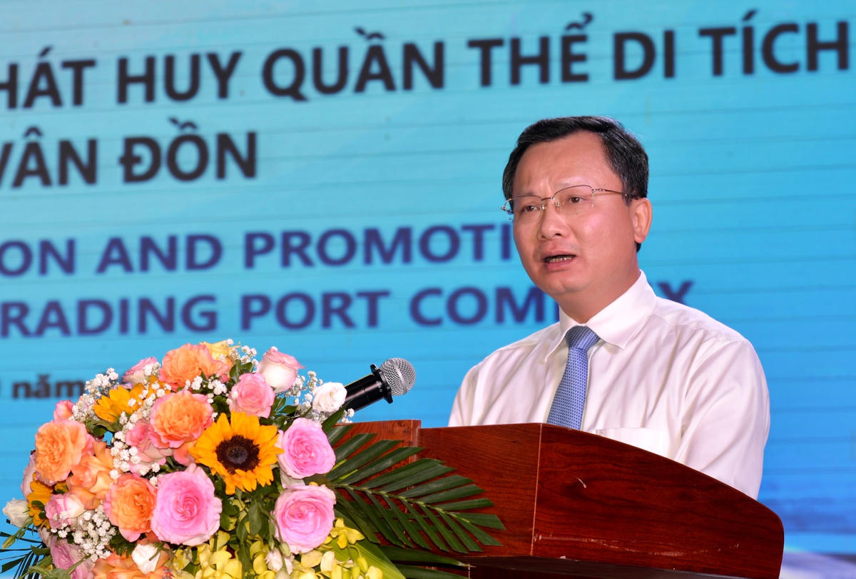 Phó Chủ tịch Thường trực UBND tỉnh Quảng Ninh Cao Tường Huy phát biểu khai mạc Hội thảo.