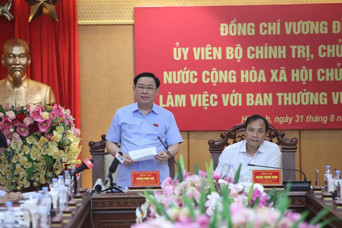 Chủ tịch Quốc hội Vương Đình Huệ kết luận buổi làm việc.