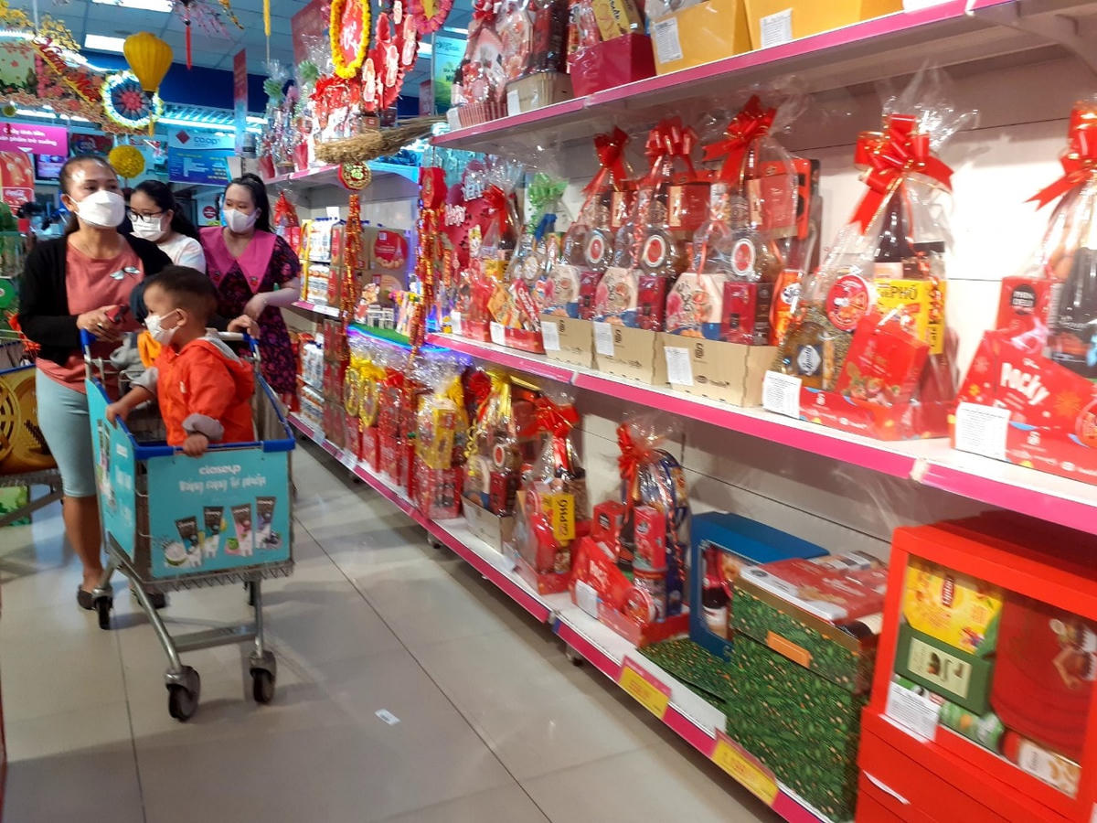 Thị trường giỏ quà Tết bắt đầu khởi động.