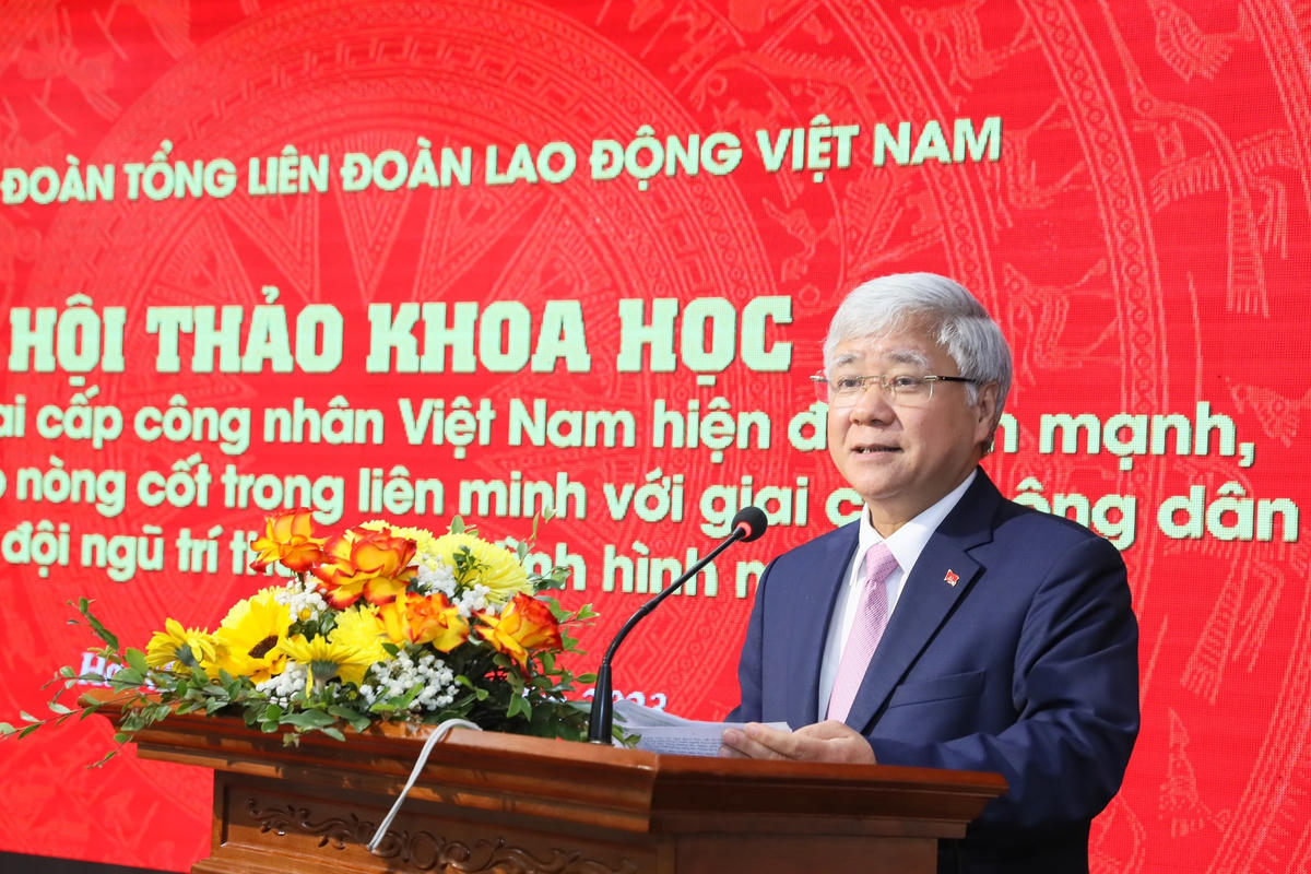 Bí thư Trung ương Đảng, Chủ tịch UBTƯ MTTQ Việt Nam Đỗ Văn Chiến phát biểu tại Hội thảo.