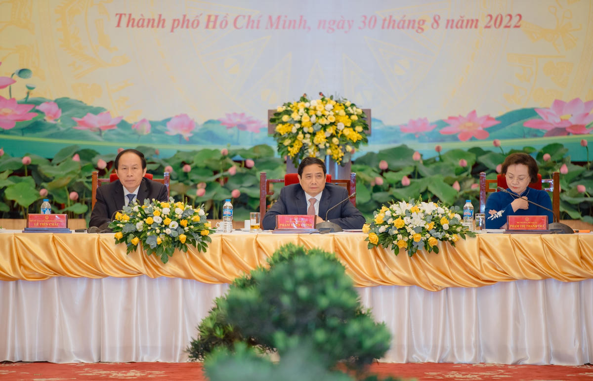 Thủ tướng Phạm Minh Chính; Phó Chủ tịch - Tổng Thư ký Lê Tiến Châu; Bộ trưởng Bộ Nội vụ Phạm Thị Thanh Trà chủ trì hội nghị. Ảnh: Đăng Huy. 
