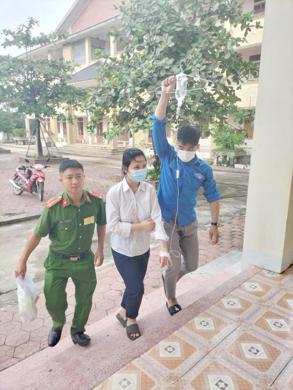 Hỗ trợ đến tận phòng thi.