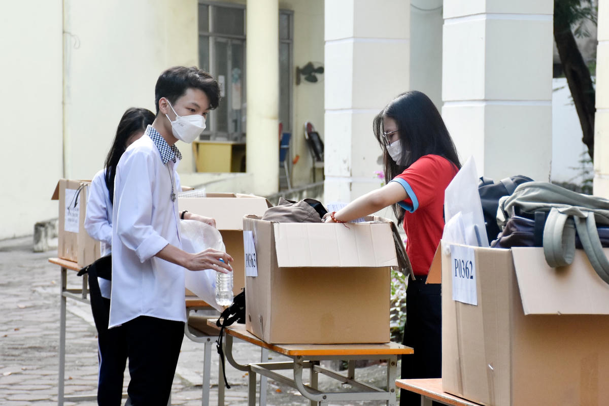 Thí sinh trong ngày thi đầu tiên của Kỳ thi tốt nghiệp THPT 2022.
