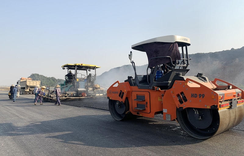 Các dự án cao tốc Bắc - Nam giai đoạn 1 đang được nhà thầu tập trung hoàn thiện.