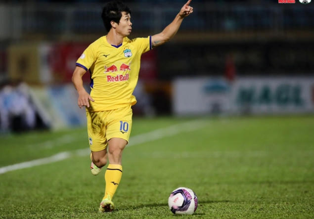 Công Phượng rời HAGL sang Nhật Bản chơi bóng. Ảnh HAGL FC.
